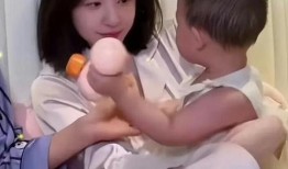 女孩爆料父亲视频大全最新,女孩爆料父亲视频事件，真相令人震惊！